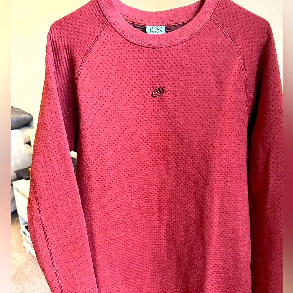 Men’s (or women’s) Nike waffle crew neck